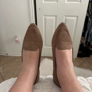 Old Navy Women's Pointed Slip-On Flats in Taupe Suede